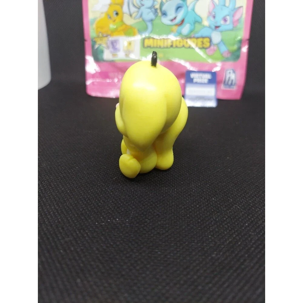 Neopets Phatmojo Minifigure Blind Bag Kacheek with Bag and Code